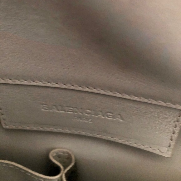 Balenciaga Bucket Bag - Picture 5 of 8